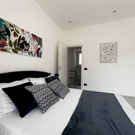 - Isola Madre Apartment